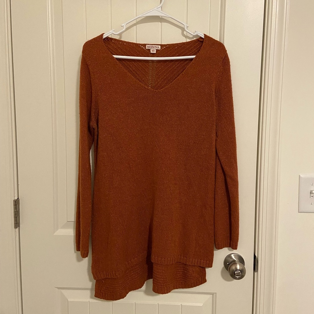 EUC Merona women’s orangish brown v-neck‎ knit sweater medium